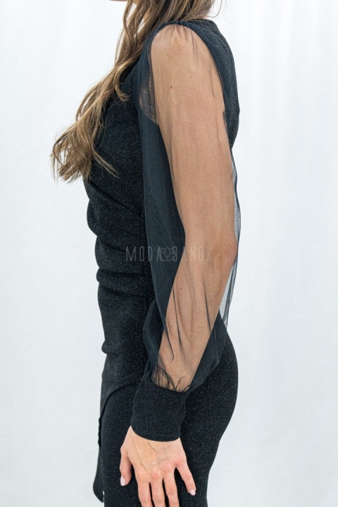 Czarna dopasowana sukienka z kopertowym dekoltem i tiulowymi rękawami - Moda Sanok