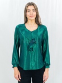 Elegancka zielona bluzka z połyskiem i falbaną-Moda Sanok
