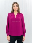 Elegancka bluzka w kolorze fuksji z ozdobnym dekoltem-MODA SANOK