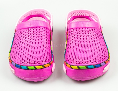 Różowe kroksy z tęczowym wzorem AMERICAN CLUB - MODA SANOK