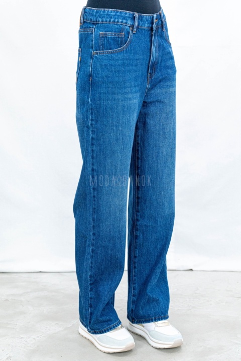 Spodnie damskie jeansowe w kolorze ciemnoniebieskim z prostą szeroką nogawką - MODA SANOK