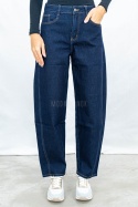Spodnie damskie model balloon jeansowe w kolorze ciemnego granatu  - MODA SANOK