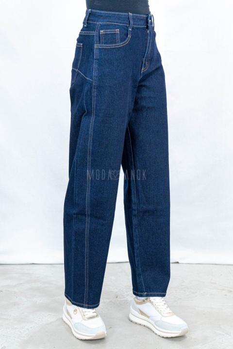Spodnie damskie model balloon jeansowe w kolorze ciemnego granatu  - MODA SANOK