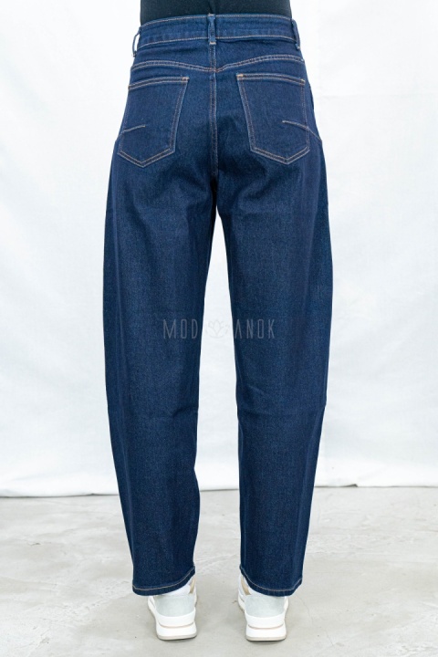 Spodnie damskie model balloon jeansowe w kolorze ciemnego granatu  - MODA SANOK