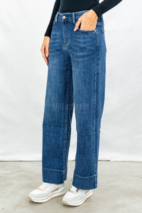 Spodnie jeansowe damskie regular fit z prostą nogawką w kolorze ciemno niebieskim - MODA SANOK