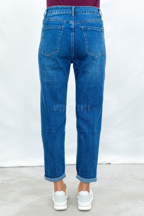 Damskie jeansowe spodnie typu MOM JEANS w kolorze ciemnego błękitu - MODA SANOK