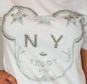 Biała damska koszulka z aplikacją misia NY z cyrkoniami MODA SANOK
