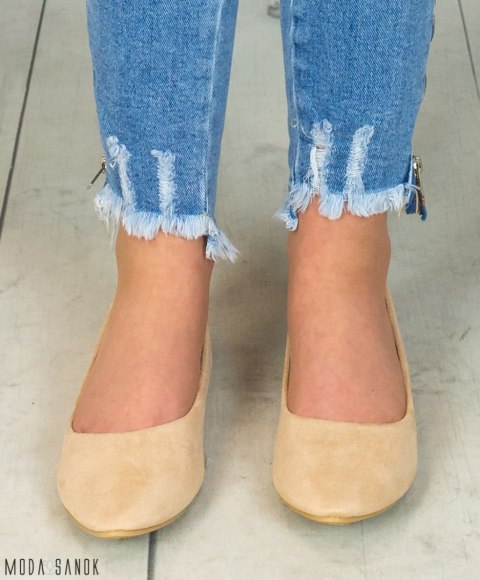 Beżowe zamszowe balerinki damskie MODA SANOK