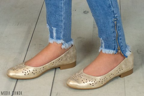 Złote jasne balerinki w róże niski obcas produkt polski Moda Sanok