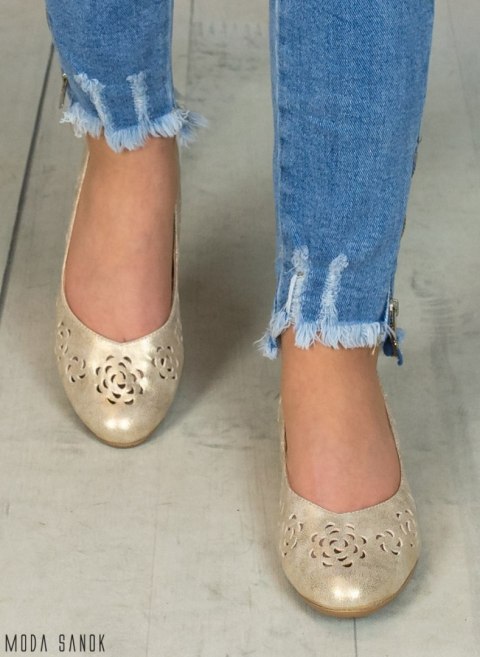 Złote jasne balerinki w róże niski obcas produkt polski Moda Sanok