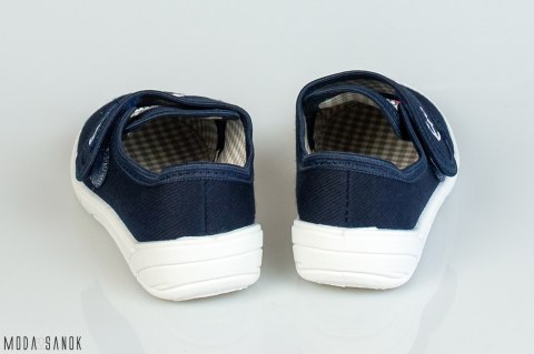 Granatowe pantofle dla dzieci ze statkiem NAZO - MODA SANOK