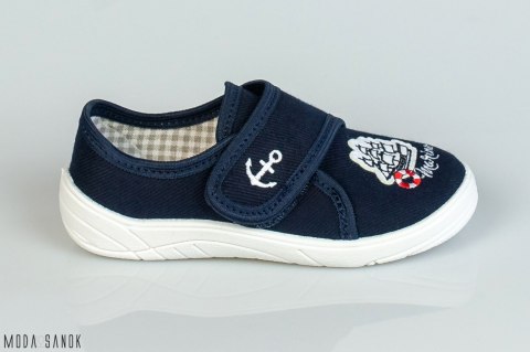 Granatowe pantofle dla dzieci ze statkiem NAZO - MODA SANOK