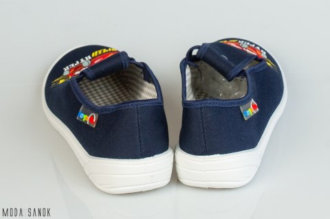 Granatowe pantofle z czerwoną wyścigówką Speed NAZO - MODA SANOK