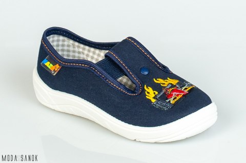 Granatowe pantofle z wyścigówką NAZO - MODA SANOK