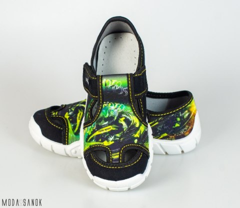 Czarne pantofle z zielono-żółtą aplikacją Viggami oddychające na rzepy - MODA SANOK