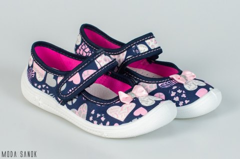 Granatowe pantofle na rzep w białe i różowe serduszka Viggami - MODA SANOK
