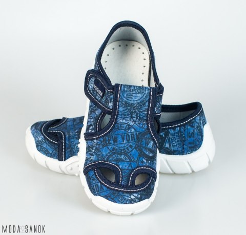 Granatowe pantofle z czarnymi wzorami Viggami oddychające na rzepy - MODA SANOK