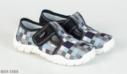 Pantofle chłopięce w szare i niebieskie kwadraty Viggami na rzepę - MODA SANOK