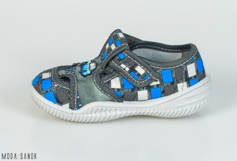 Szare pantofle chłopięce z aplikacją samochodu Viggami na rzepę - MODA SANOK