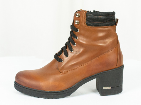 Ocieplany botek damski na klocku Kornecki - brąz - Moda Sanok