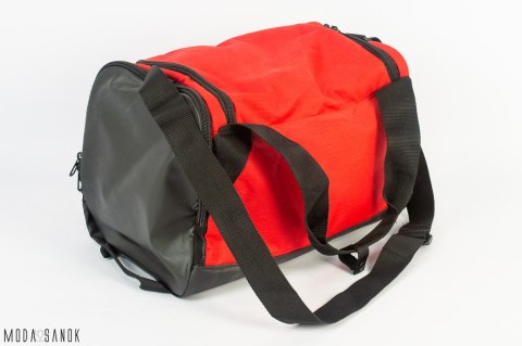 Mała torba sportowa Nike czerwona Moda Sanok
