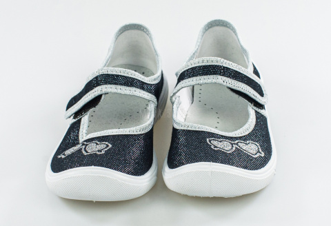 VIGGAMI Krysia pantofle, kapcie, balerinki dziewczęce oddychający materiał skórzana wkładka na rzep MODA SANOK