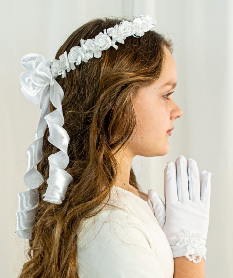 Wianek Komunijny w kwiatuszki z delikatnymi perełkami oraz satynowymi wstążeczkami MODA SANOK