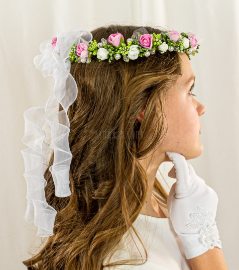 Wianek komunijny dziewczęcy bogato zdobiony piankowymi różyczkami dający efekt żywych kwiatów MODA SANOK