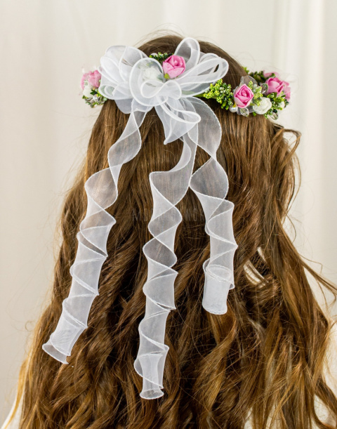 Wianek komunijny dziewczęcy bogato zdobiony piankowymi różyczkami dający efekt żywych kwiatów MODA SANOK