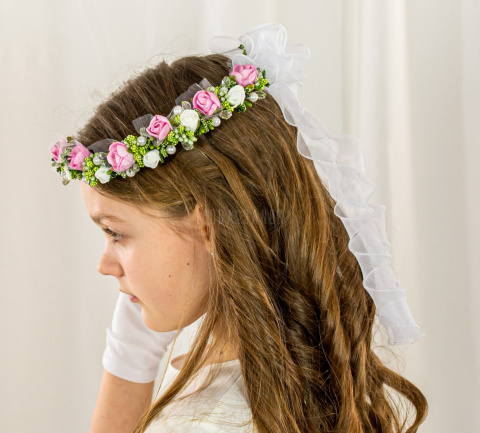 Wianek komunijny dziewczęcy bogato zdobiony piankowymi różyczkami dający efekt żywych kwiatów MODA SANOK