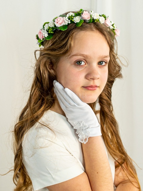 Wianek komunijny dziewczęcy z piankowymi różyczkami i zielonymi listkami MODA SANOk