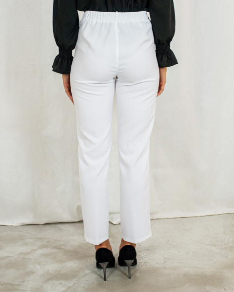 Eleganckie spodnie damskie, długie z gumą w pasie, cienkie w kolorze białym MTM - MODA SANOK