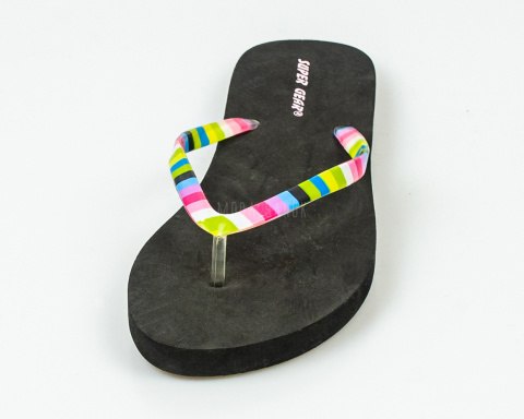 Japonki, klapki damskie w kolorze czarnym z kolorową gumową górą na piankowej podeszwie SUPER GEAR- MODA SANOK