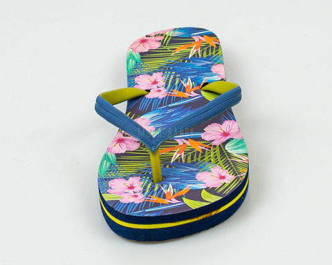 Japonki, klapki damskie w kolorze granatowo zielonym z motywem kwiatowym MOODO - MODA SANOK