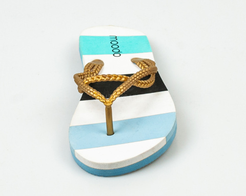 Japonki, klapki damskie w szerokie pasy z gumową górą w kolorze złotym MOODO - MODA SANOK