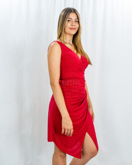 Krótka błyszcząca sukienka w kolorze czerwonym na grubych ramiączkach z marszczeniem KARMEN-STUDIO9-MODA SANOK