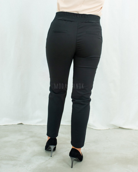 Spodnie BB eleganckie czarne z gumą w pasie, cygaretki 7/8, złote dwurzędowe guziki - MODA SANOK