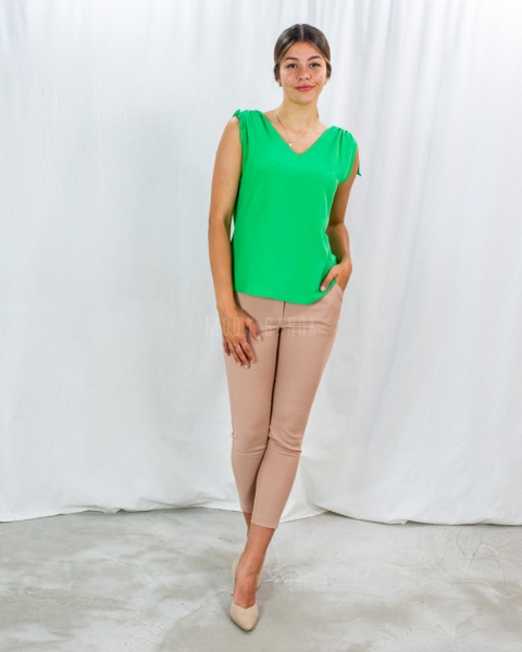 Zielona bluzka bez rękawów z marszczeniem i wiązaniem na ramionach Werdana - MODA SANOK